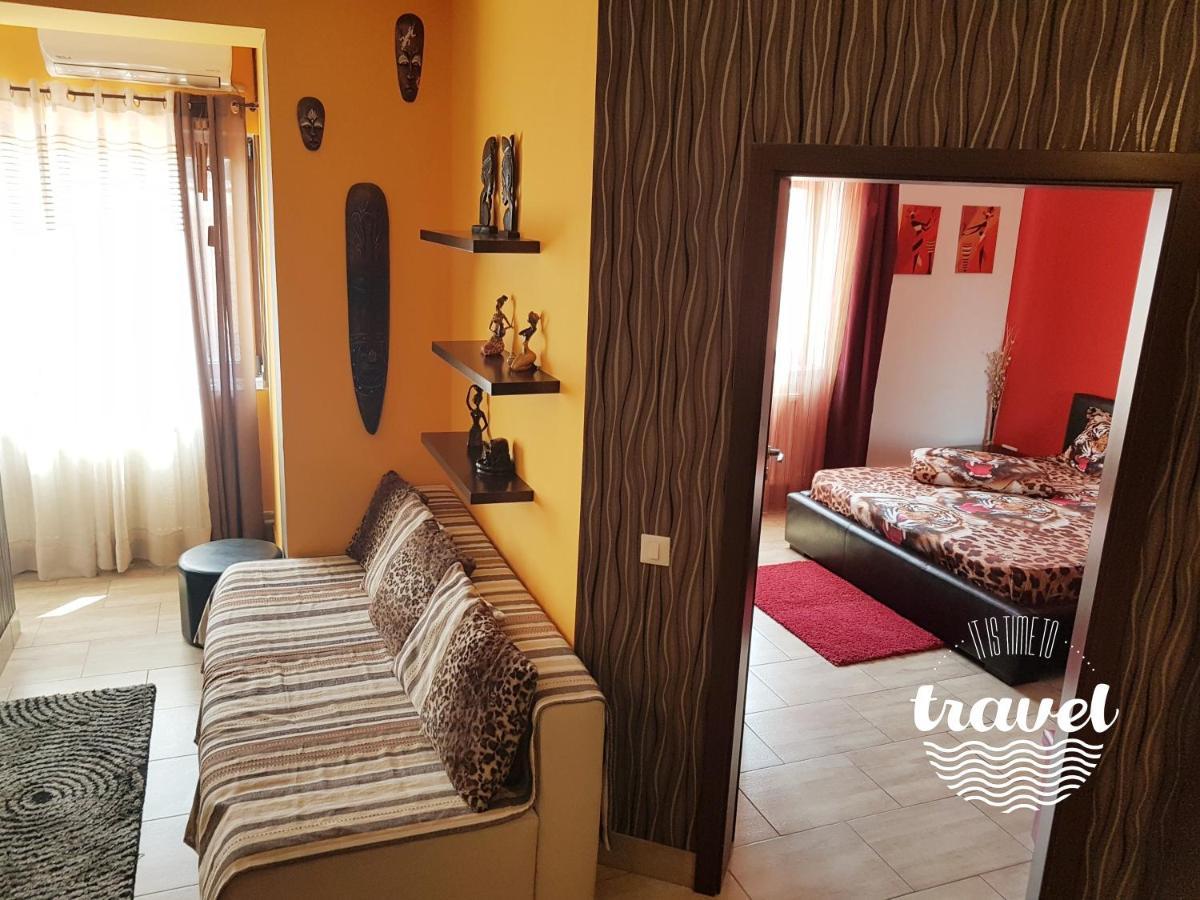 Apartamento Yvo Lioness&Mamaia Nord Năvodari Exterior foto